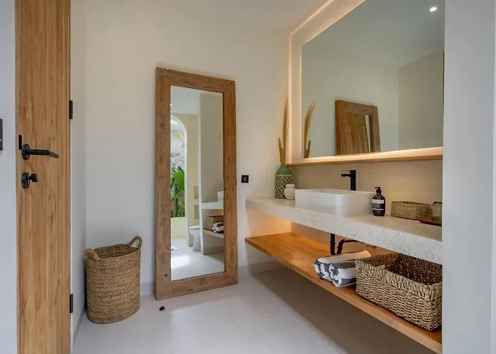 New 4 Bdr Mejan Canggu